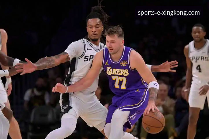 东契奇单骑闯关vs团队多点开花：一场进攻盛宴背后的战术博弈